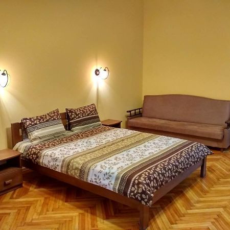 Apartment On Virmens'Ka Street Лвив Екстериор снимка