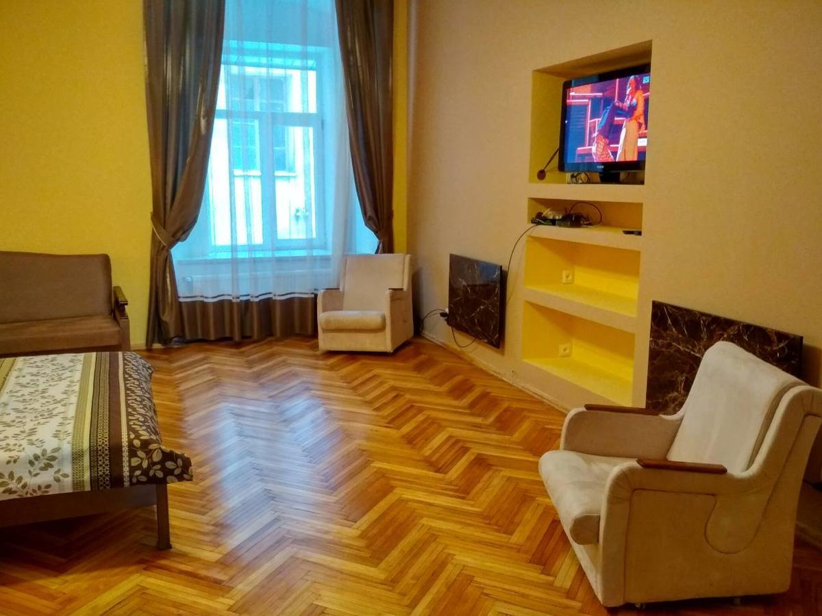 Apartment On Virmens'Ka Street Лвив Екстериор снимка